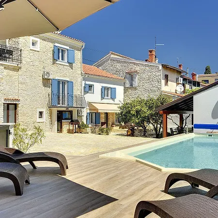 Nur 200 Meter Zum Mit Salzwasserpool, Fahrraeder, Sonnenterrasse Lägenhet Pula