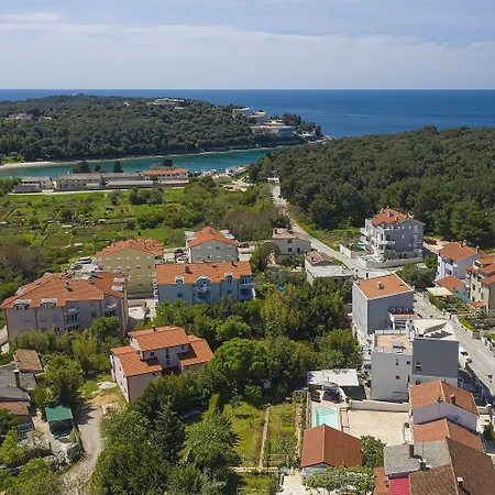 Apartment Nur 200 Meter Zum Mit Salzwasserpool, Fahrraeder, Sonnenterrasse *